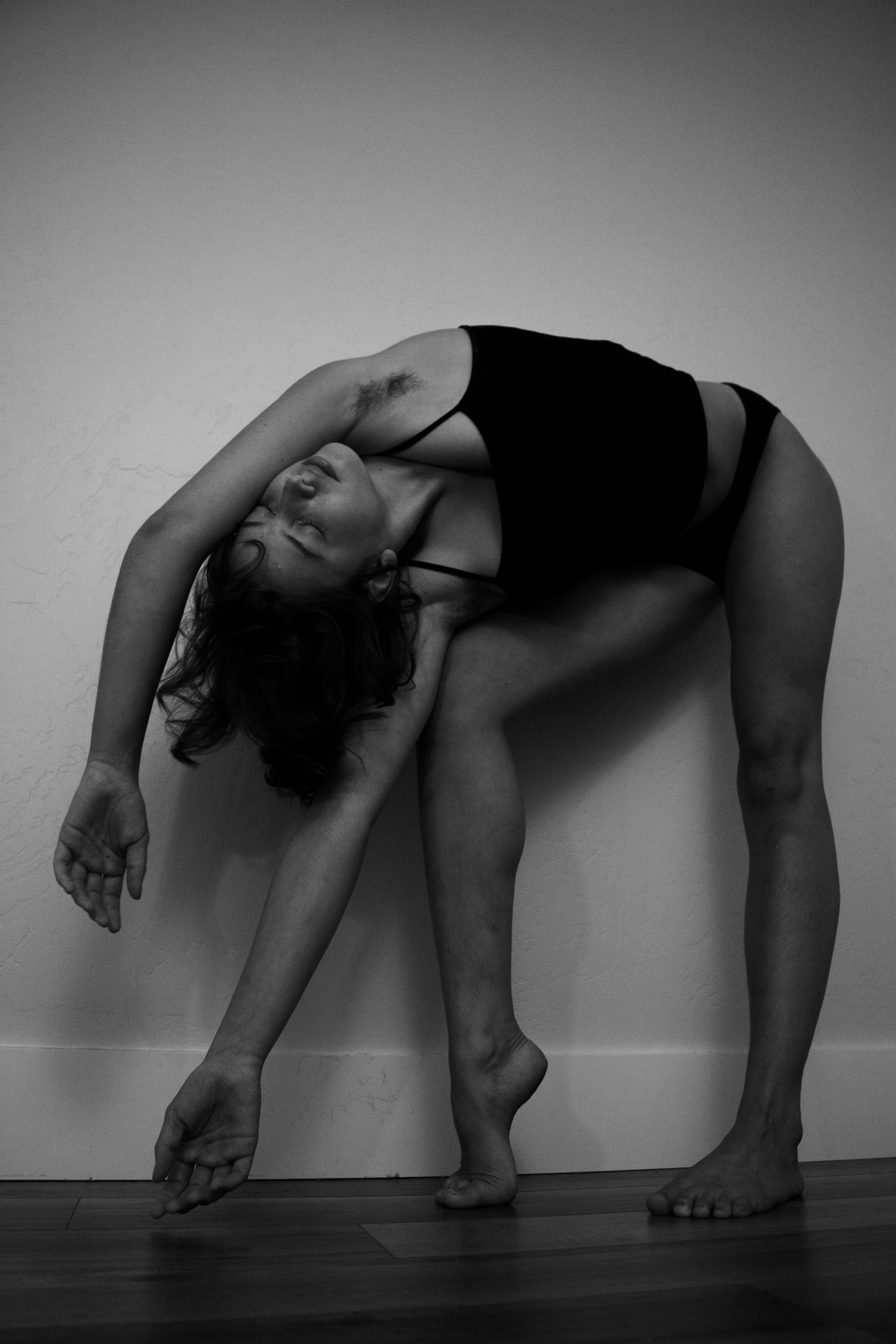 Right lateral side bend of the full body. 